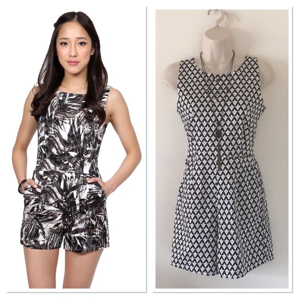 Hollyhoque Dresses & Skirts - Hollyhoque Geometric pattern Romper